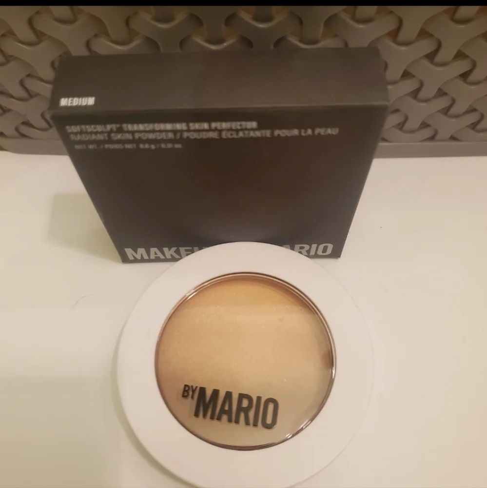 Makeup By Mario SoftSculpt Transforming Skin Perfector Medium. BNIB